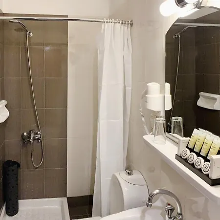 Messini Hotel فندق 2*