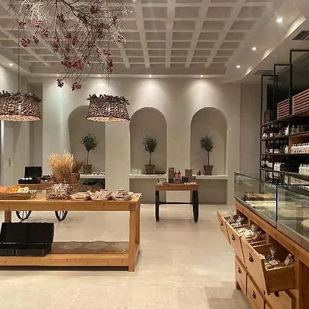 فندق Messini Hotel 2*