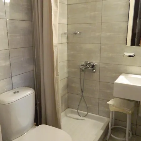 فندق Messini Hotel 2*