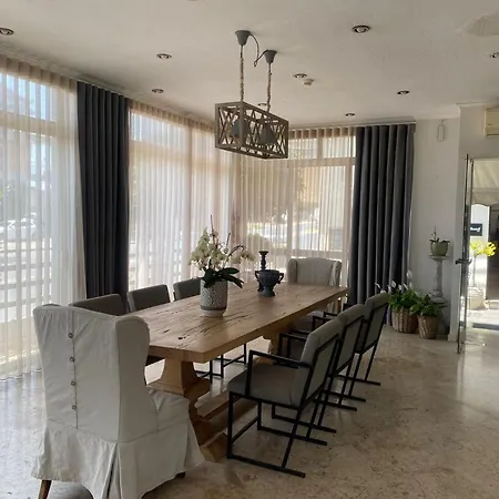 Messini Hotel Ξενοδοχείο 2*