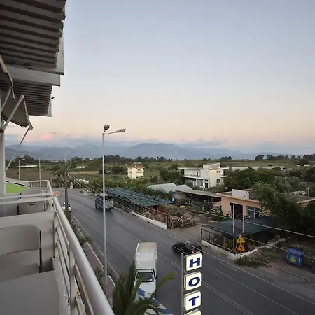 Messini Hotel Ξενοδοχείο 2*